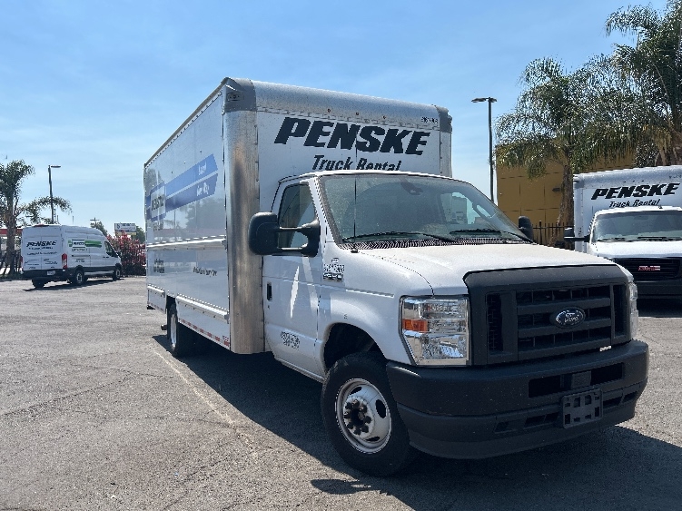 Used 2021 Ford E-350 - photo 1