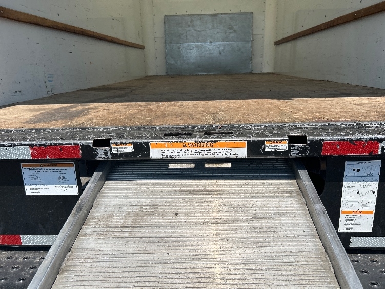 Used 2021 Ford E-350 - photo 12