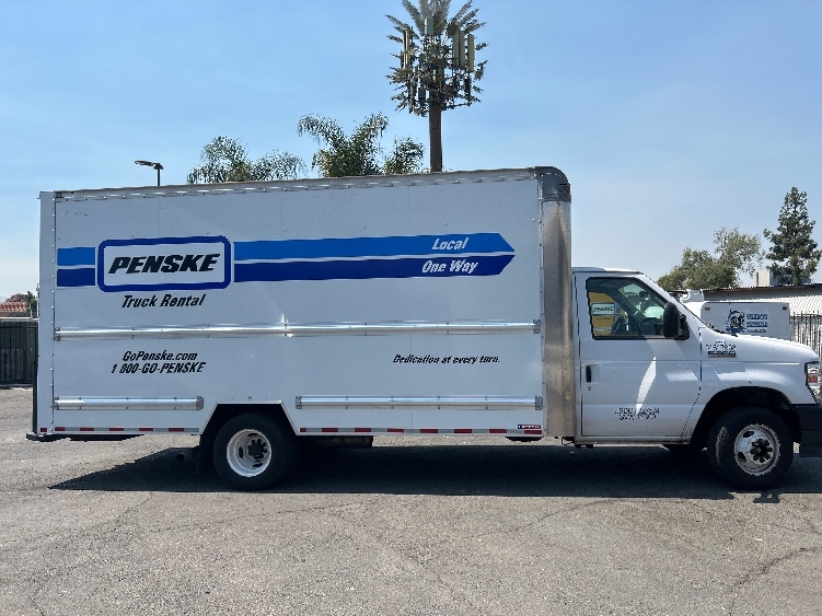 Used 2021 Ford E-350 - photo 17