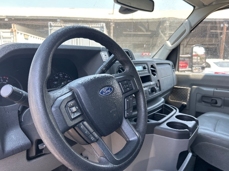 Used 2021 Ford E-350 - photo 19
