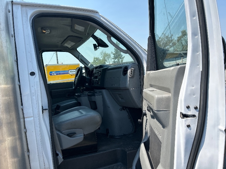 Used 2021 Ford E-350 - photo 22