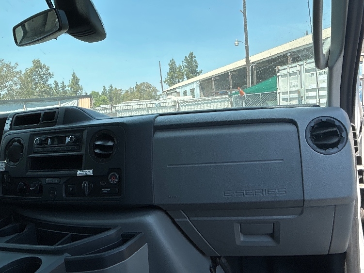 Used 2021 Ford E-350 - photo 23