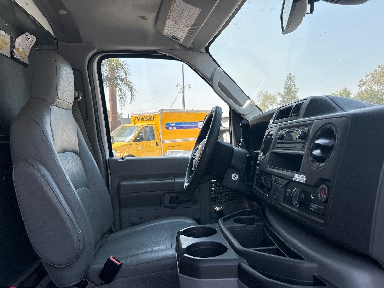 Used 2021 Ford E-350 - photo 24