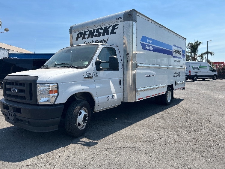 Used 2021 Ford E-350 - photo 5