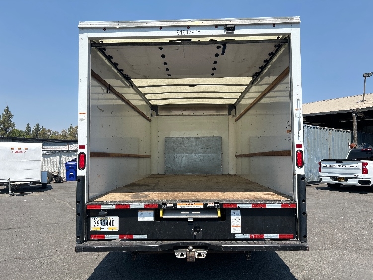 Used 2021 Ford E-350 - photo 10