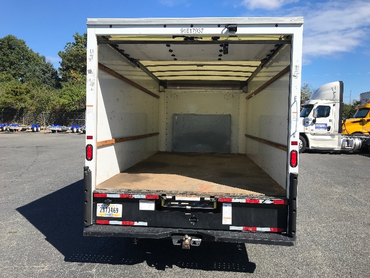 Used 2021 Ford E-350 - photo 10