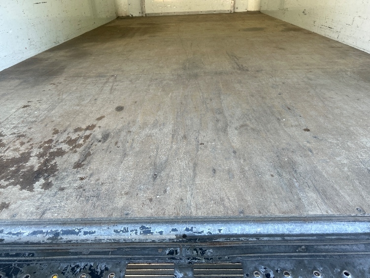 Used 2021 Ford E-350 - photo 10