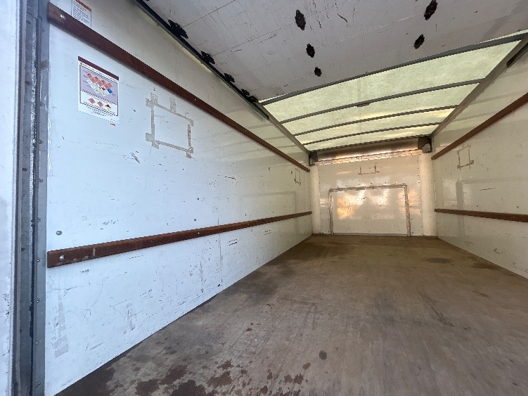 Used 2021 Ford E-350 - photo 11
