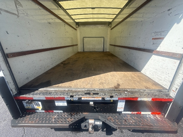 Used 2021 Ford E-350 - photo 12