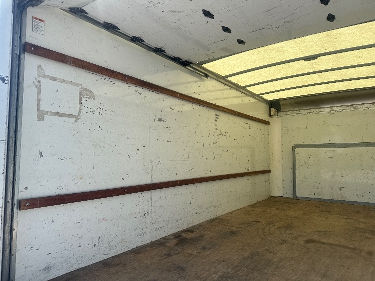 Used 2021 Ford E-350 - photo 13