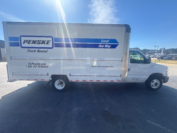 Used 2021 Ford E-350 - photo 17