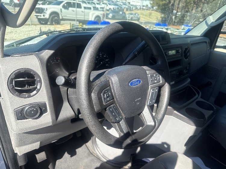 Used 2021 Ford E-350 - photo 19