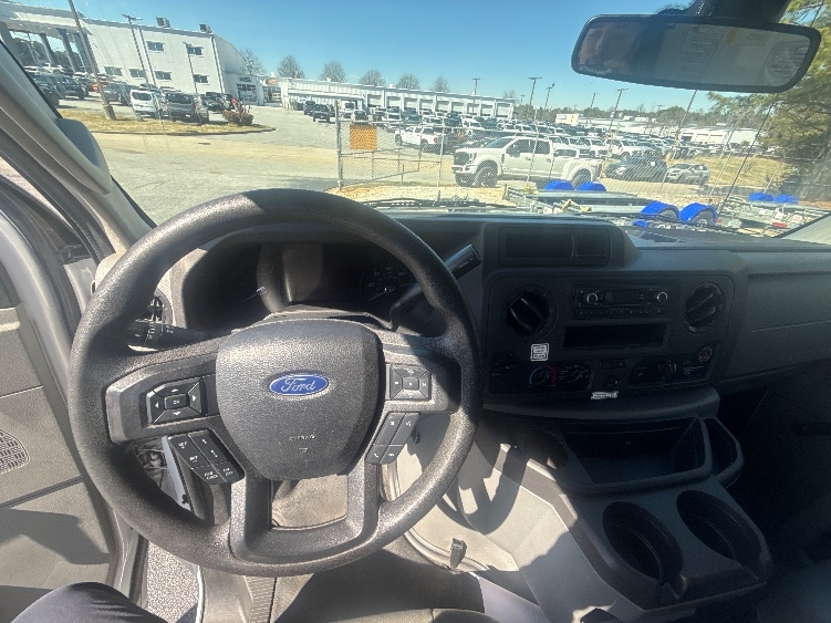 Used 2021 Ford E-350 - photo 20