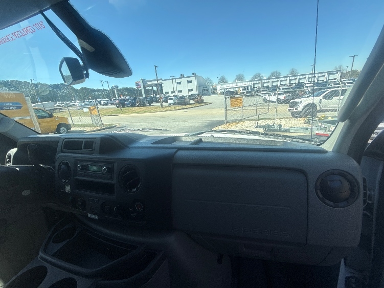 Used 2021 Ford E-350 - photo 23