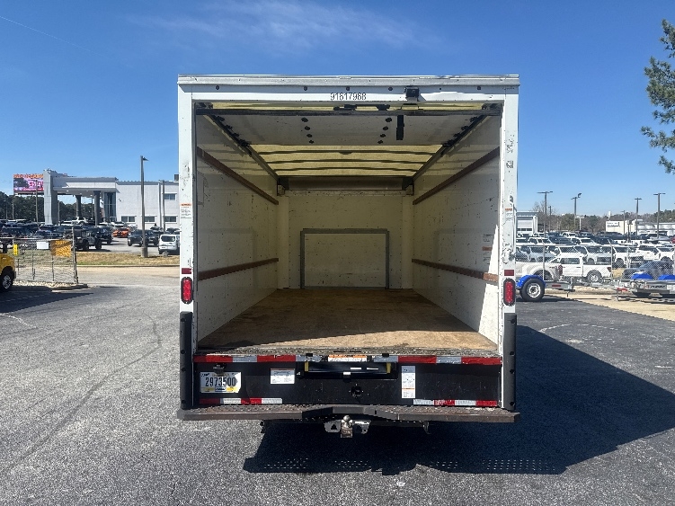 Used 2021 Ford E-350 - photo 10