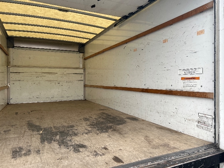 Used 2021 Ford E-350 - photo 13