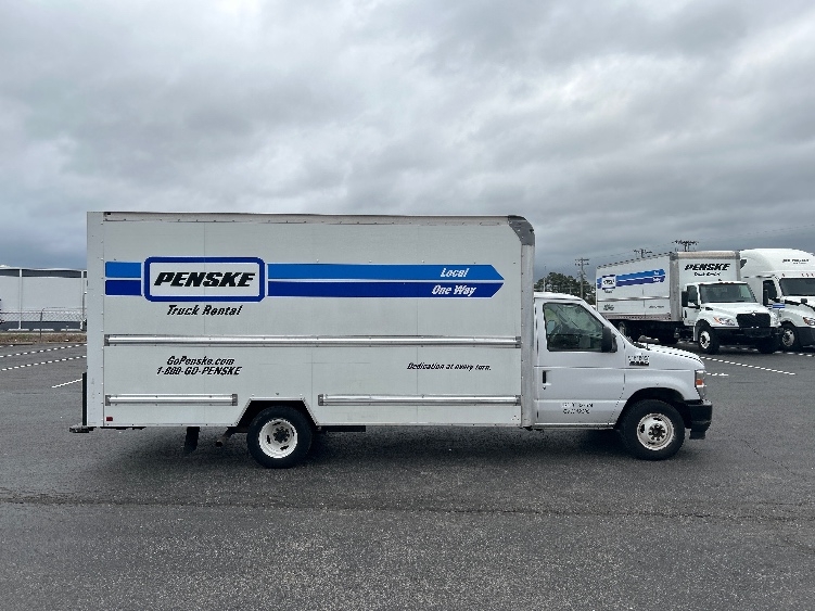 Used 2021 Ford E-350 - photo 16