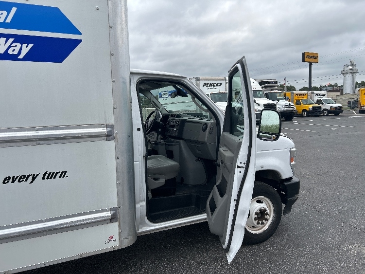 Used 2021 Ford E-350 - photo 21