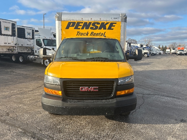 Used 2021 GMC Savana 3500 - photo 2