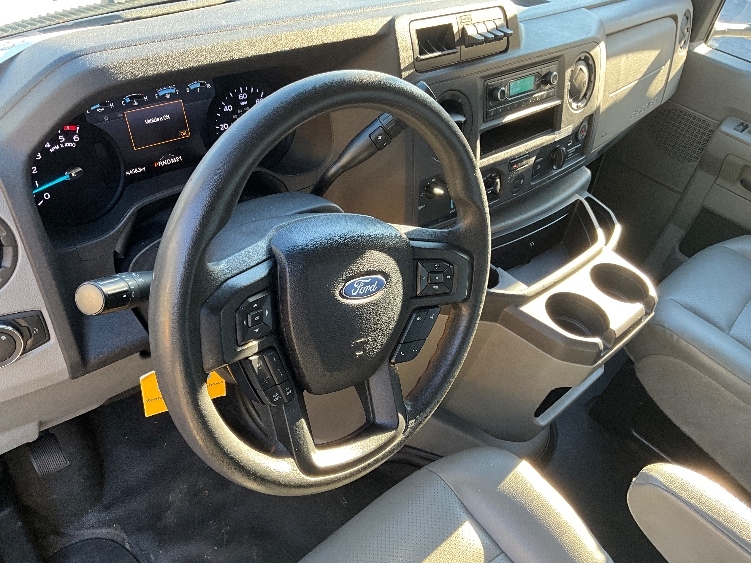 Used 2022 Ford E-350 - photo 19