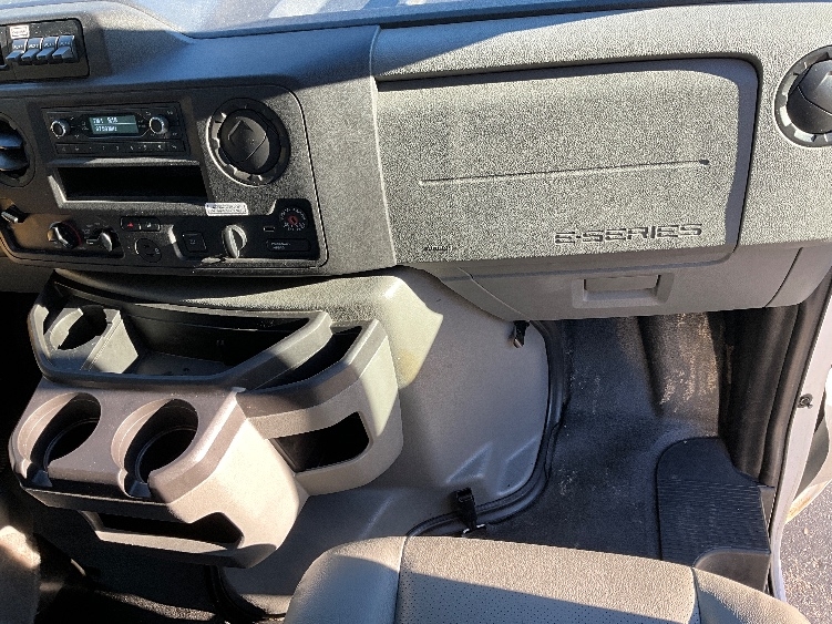 Used 2022 Ford E-350 - photo 23