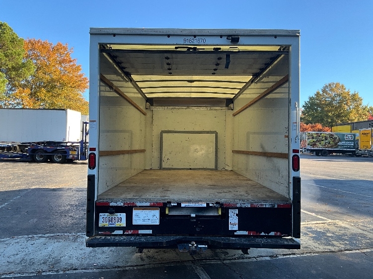 Used 2022 Ford E-350 - photo 10