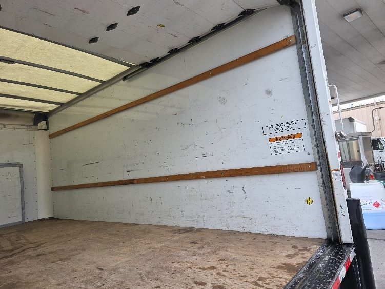 Used 2022 Ford E-350 - photo 14