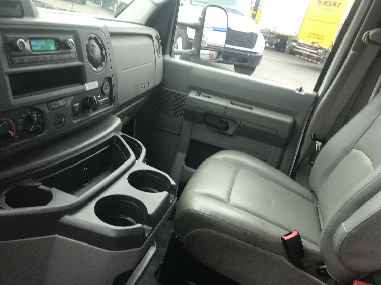 Used 2022 Ford E-350 - photo 20