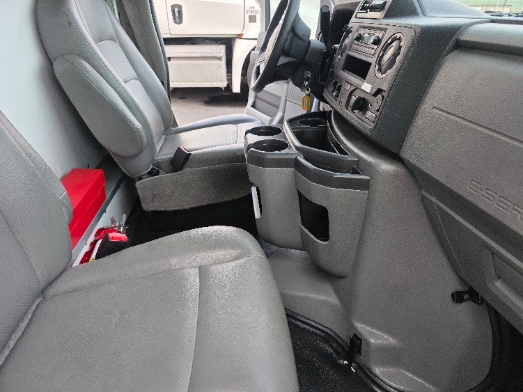 Used 2022 Ford E-350 - photo 24