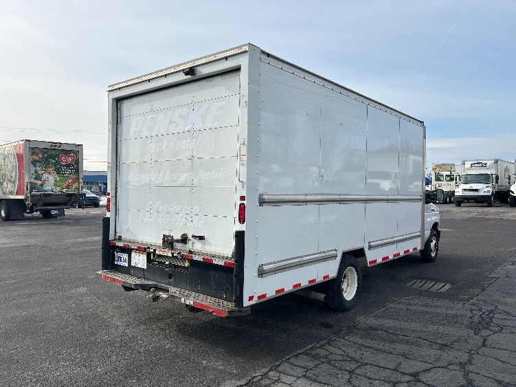 Used 2022 Ford E-350 - photo 14