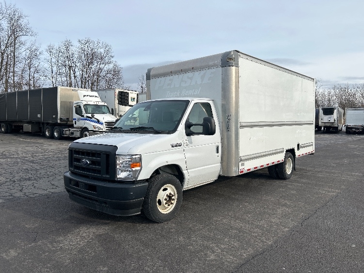 Used 2022 Ford E-350 - photo 5