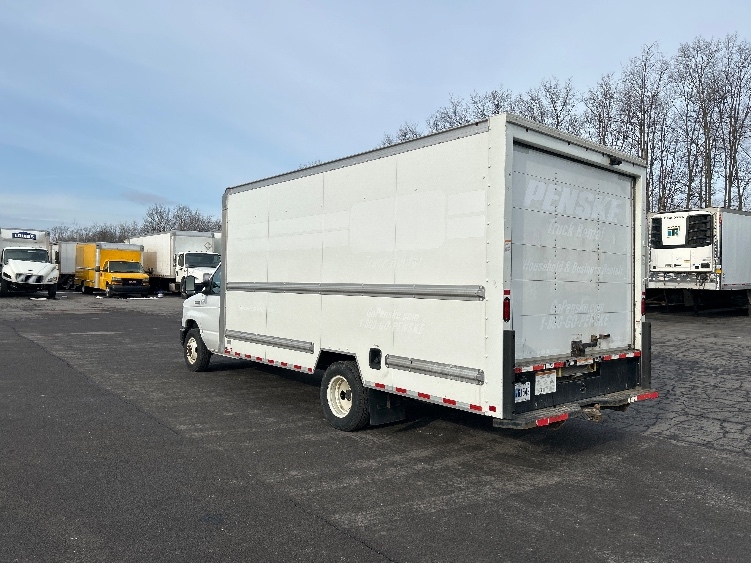 Used 2022 Ford E-350 - photo 8