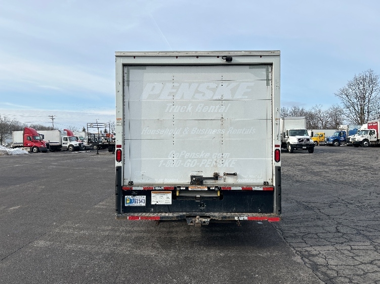 Used 2022 Ford E-350 - photo 9