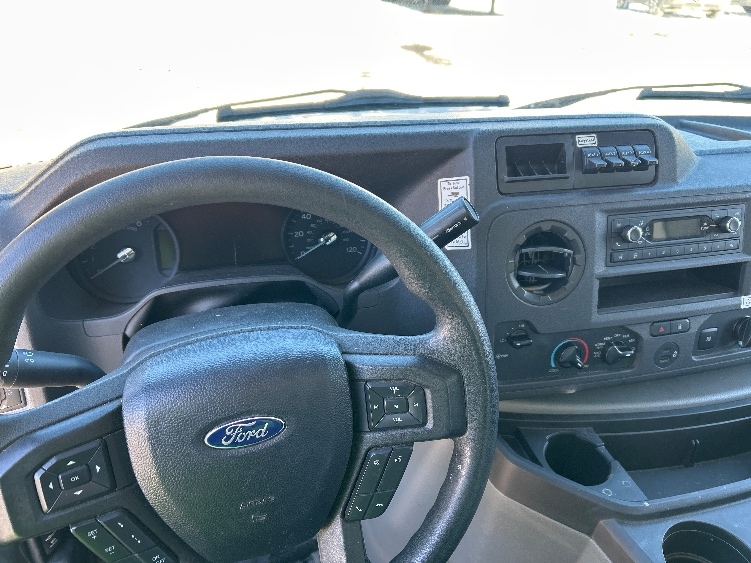 Used 2022 Ford E-350 - photo 20