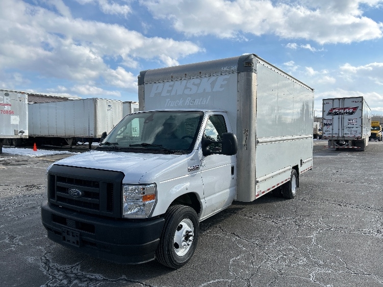 Used 2022 Ford E-350 - photo 5