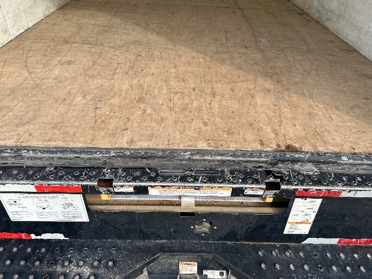 Used 2022 Ford E-350 - photo 12