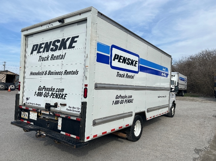 Used 2022 Ford E-350 - photo 15