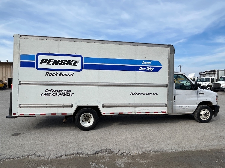 Used 2022 Ford E-350 - photo 17
