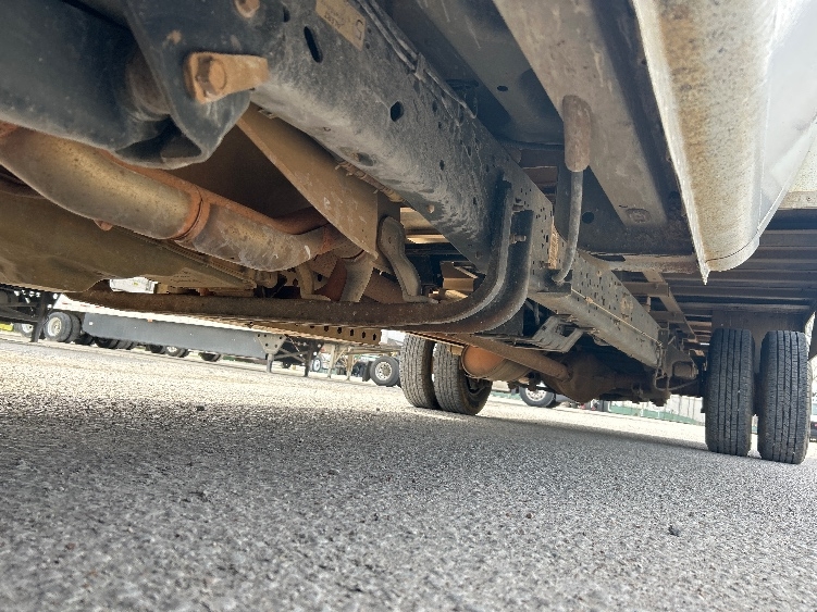 Used 2022 Ford E-350 - photo 7