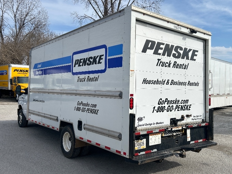 Used 2022 Ford E-350 - photo 8