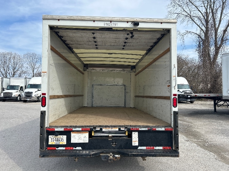 Used 2022 Ford E-350 - photo 10