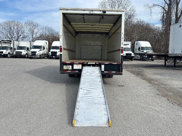 Used 2022 Ford E-350 - photo 11