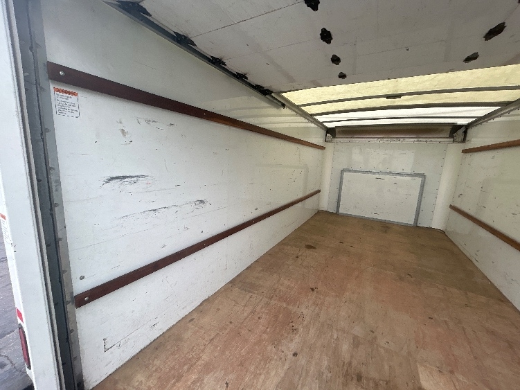 Used 2022 Ford E-350 - photo 13