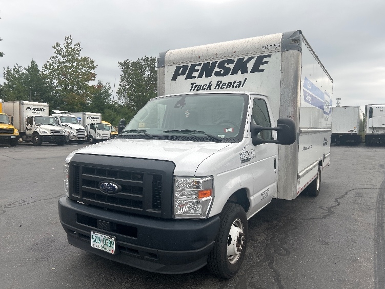 Used 2022 Ford E-350 - photo 5