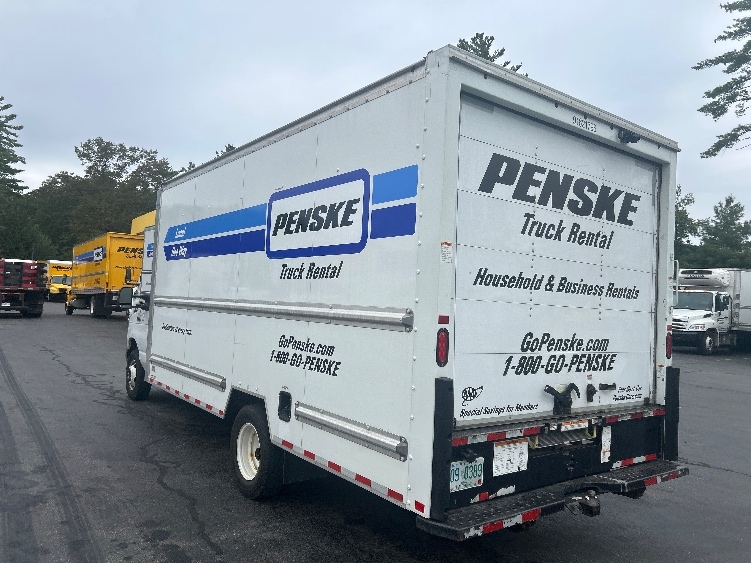 Used 2022 Ford E-350 - photo 8