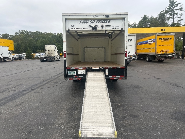 Used 2022 Ford E-350 - photo 11