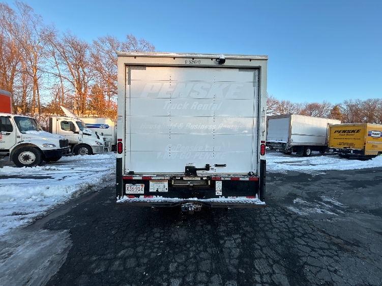 Used 2022 Ford E-350 - photo 9