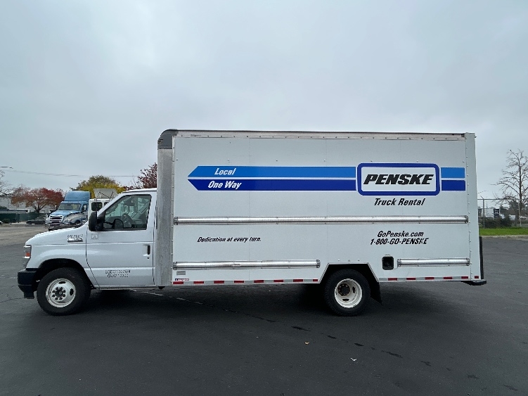 Used 2022 Ford E-350 - photo 5