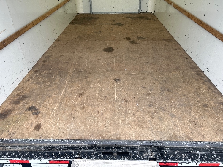 Used 2022 Ford E-350 - photo 12