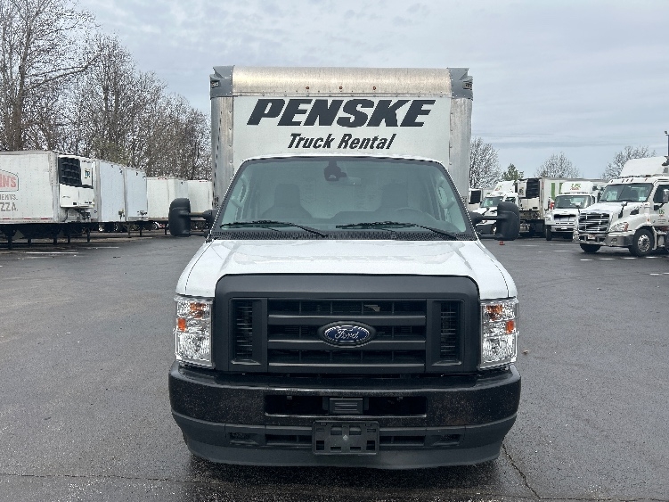 Used 2022 Ford E-350 - photo 2